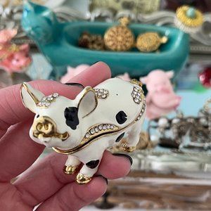 Black & white spotted pig trinket jewelry box.